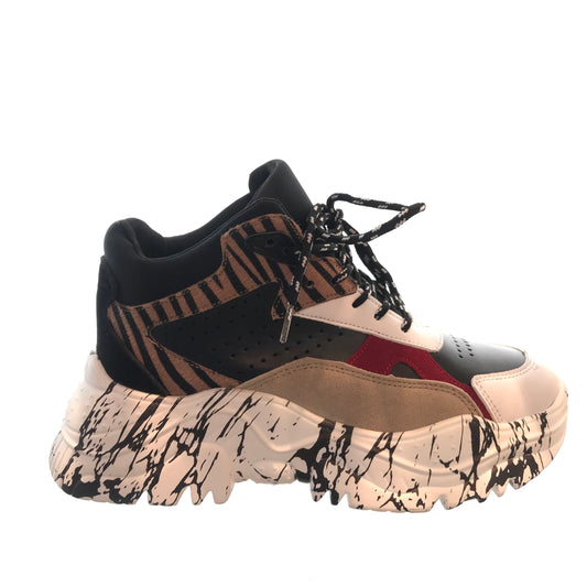 HER FAVORITE TRAINERS