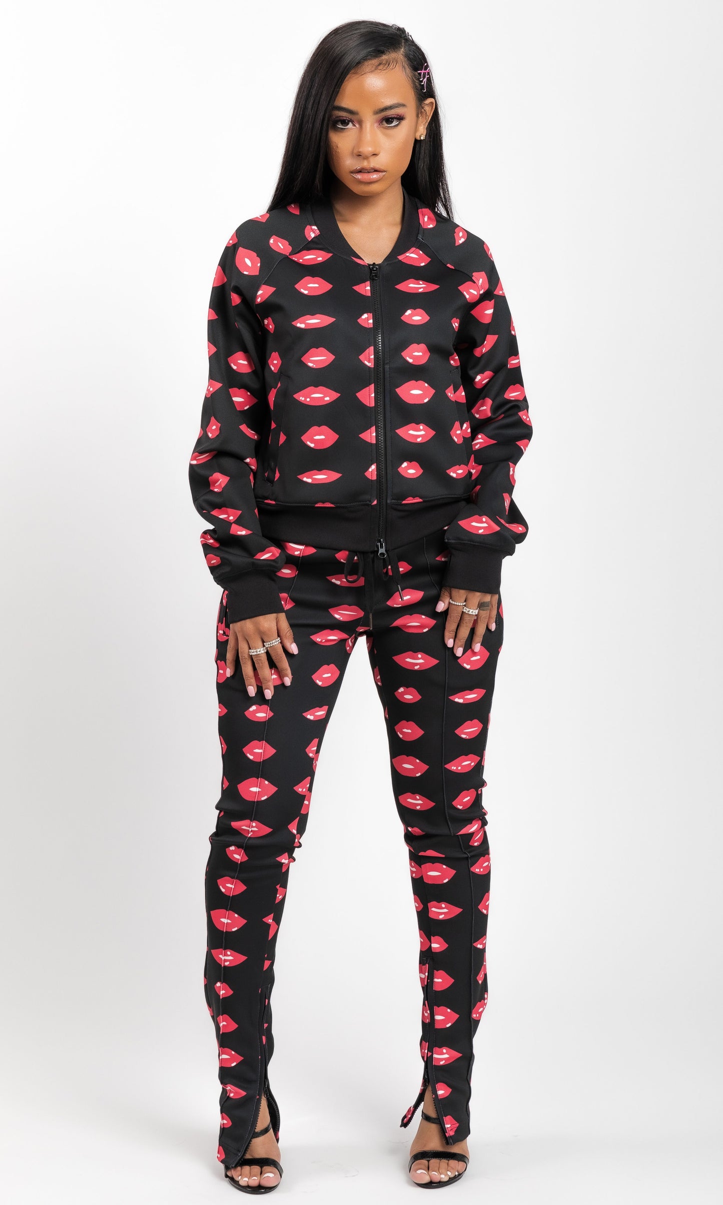 KISS ME JOGGING SET (RED)