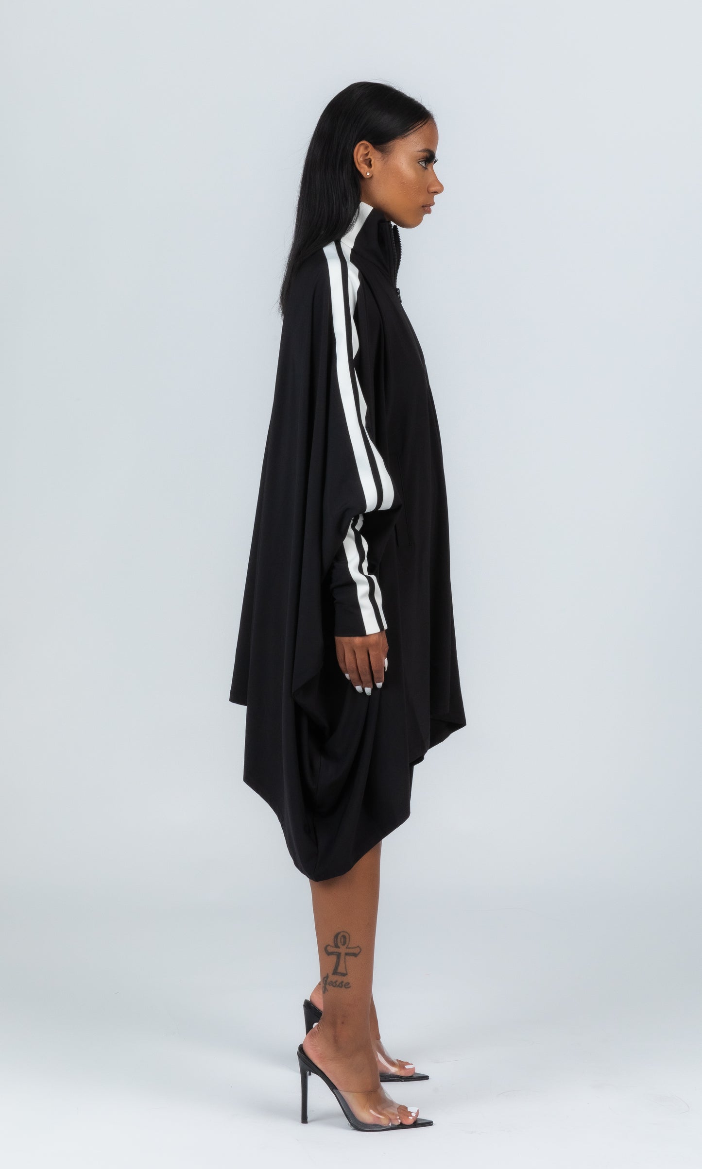 SPORTY STRIPED CAPE