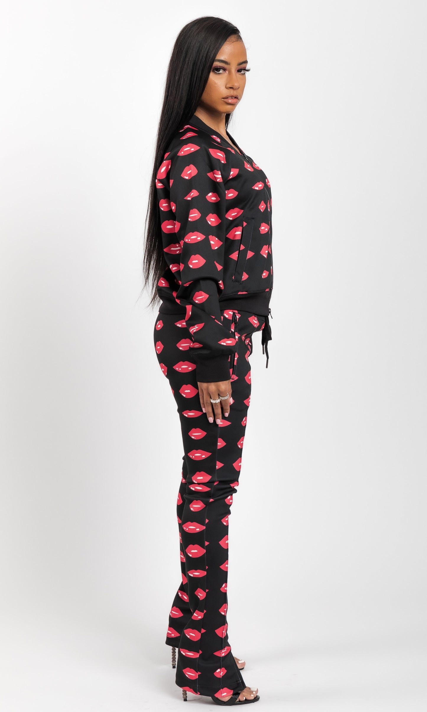 KISS ME JOGGING SET (RED)