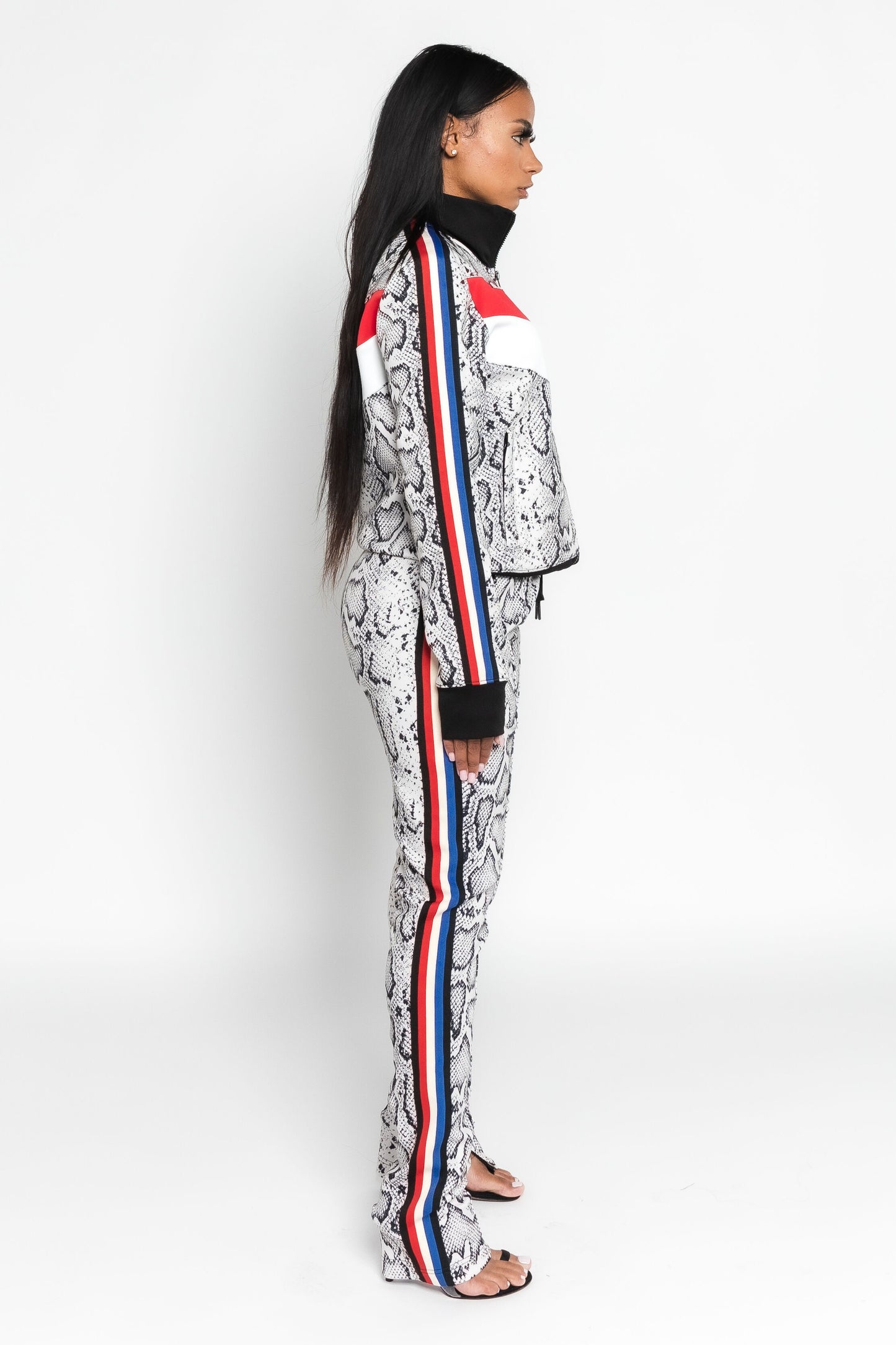 FRONT STRIPED SNAKE SKIN JOGGING SET (WHITE)