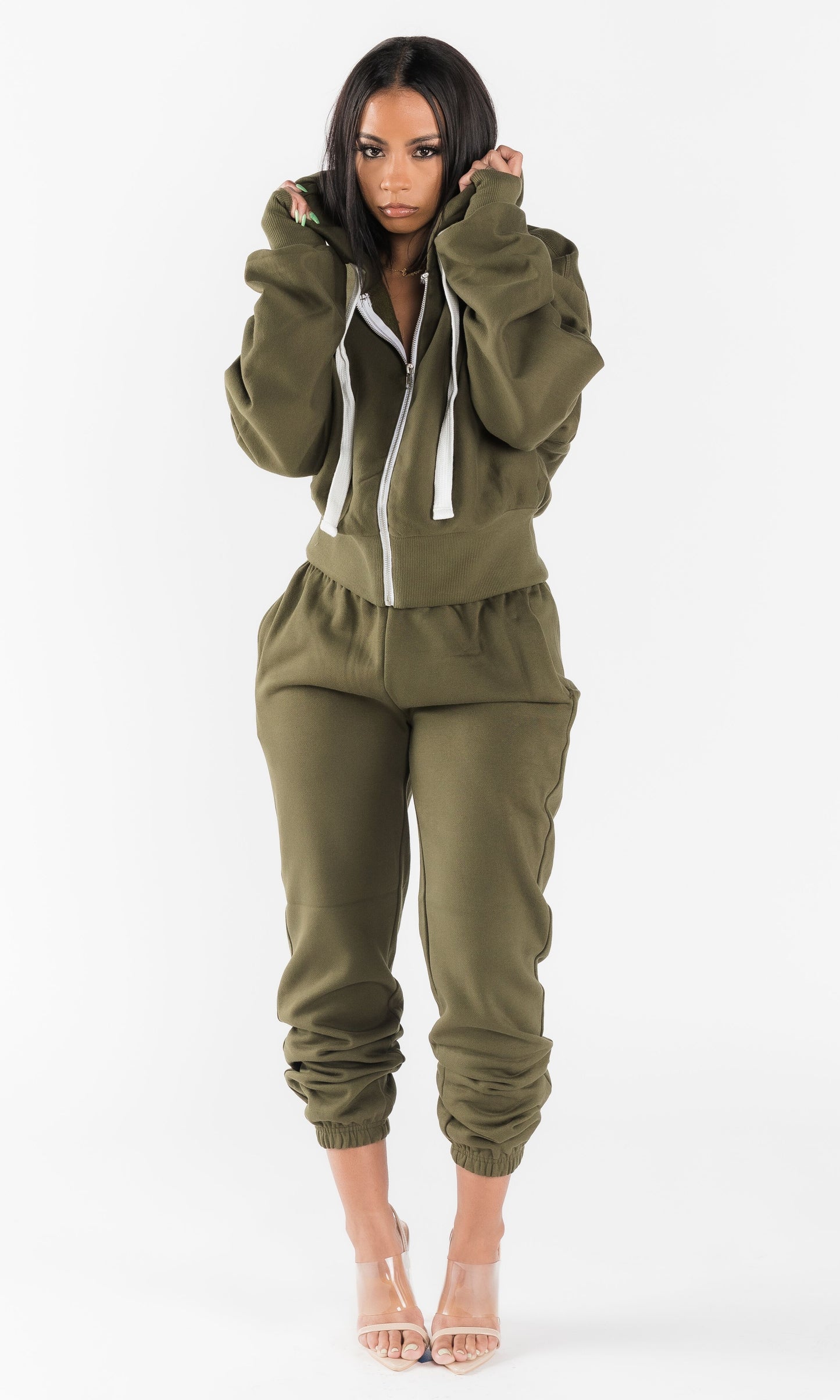 BASICALLY HER JOGGING SET (OLIVE)