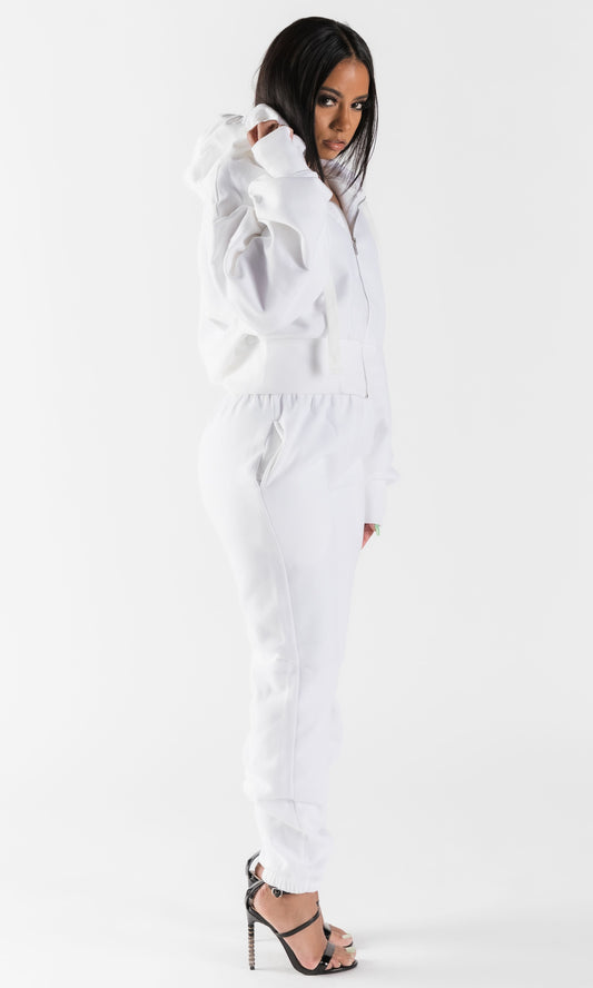 BASICALLY HER JOGGING SET (WHITE)