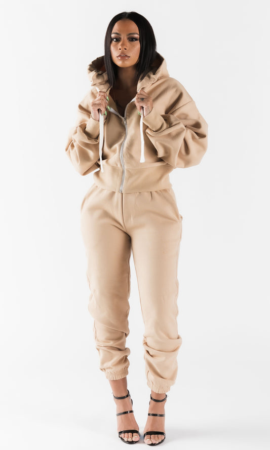 BASICALLY HER JOGGING SET (KHAKI)